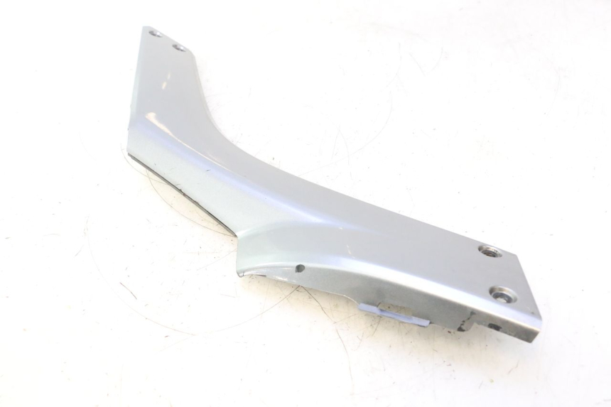 photo de POŁĄCZENIE PRAWYCH PODNÓŻEK GILERA GP 800 (2007 - 2013) - Punkty mocowania
