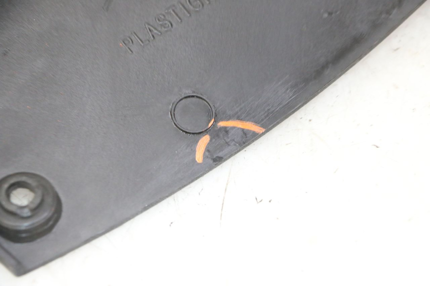 photo de Złącze podnóżka prawego PEUGEOT JET FORCE CARBU 50 (2003 - 2016) - Zbliżenie techniczne