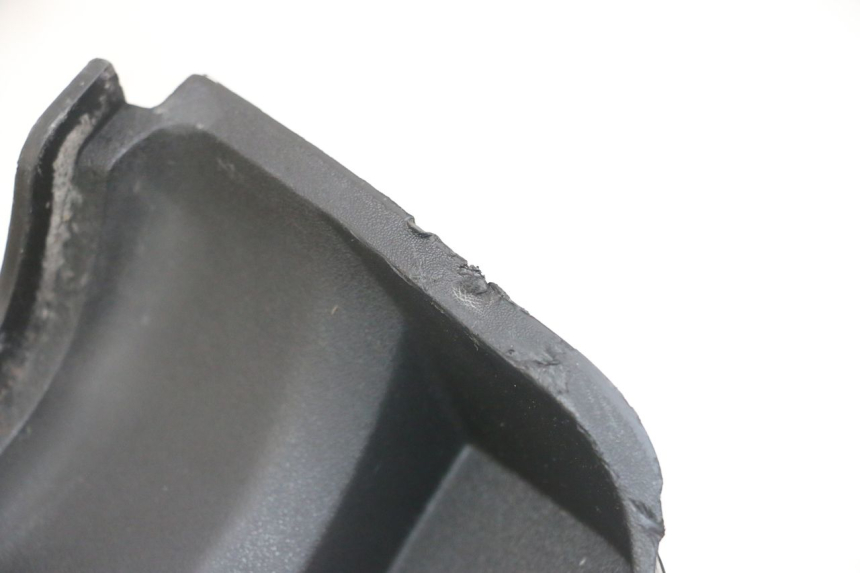 photo de Złącze podnóżka prawego PEUGEOT JET FORCE CARBU 50 (2003 - 2016) - Stan powierzchni