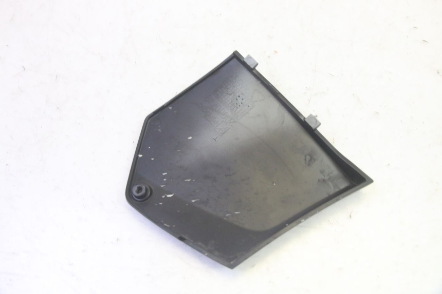 photo de Złącze podnóżka prawego PIAGGIO MP3 HPE 350 (2018 - 2020) - Zoom stanu zużycia