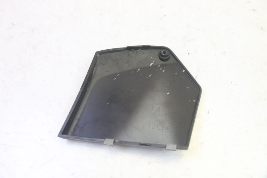 photo de Złącze podnóżka prawego PIAGGIO MP3 HPE 350 (2018 - 2020) - Inny kąt widzenia