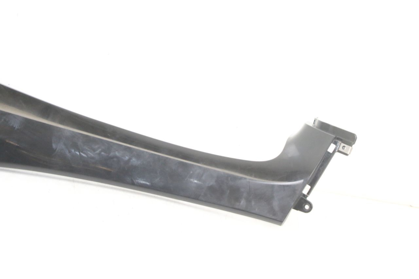 photo de Złącze podnóżka prawego PIAGGIO MP3 500 (2014 - 2017) - Zoom stanu zużycia