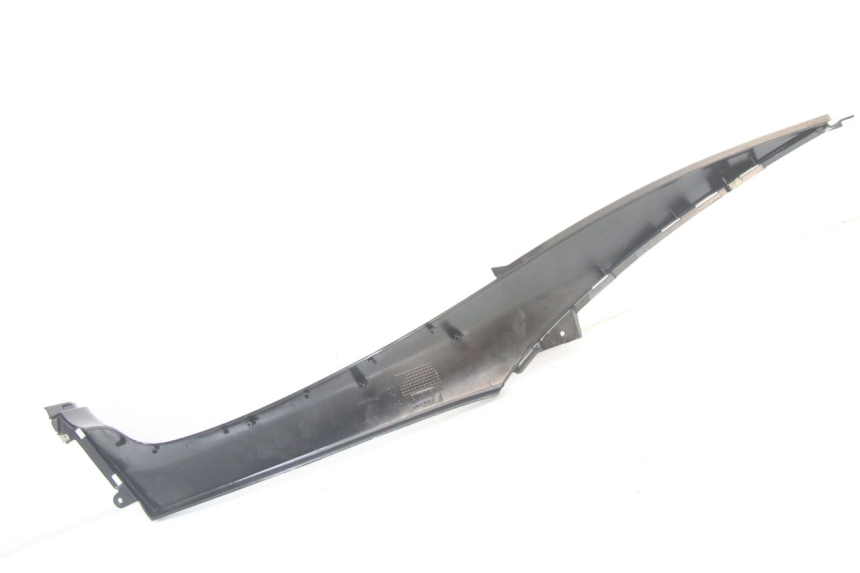 photo de Złącze podnóżka prawego PIAGGIO MP3 500 (2014 - 2017) - Zbliżenie techniczne