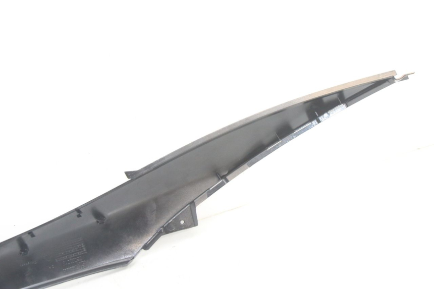 photo de Złącze podnóżka prawego PIAGGIO MP3 500 (2014 - 2017) - Punkty mocowania