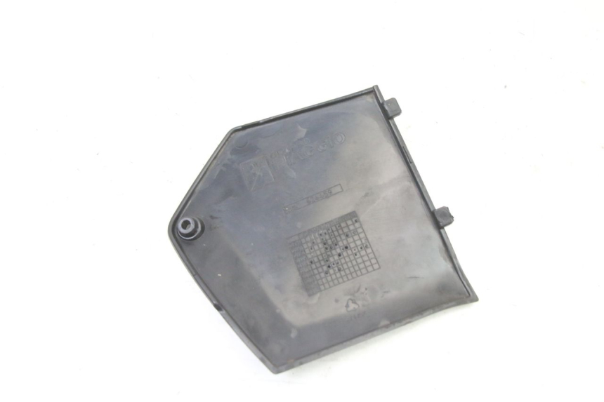 photo de Złącze podnóżka prawego PIAGGIO MP3 500 (2011 - 2015) - Zoom stanu zużycia