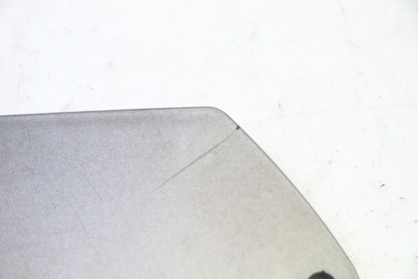 photo de Złącze podnóżka prawego PIAGGIO MP3 125 (2006 - 2014) - Szczegół części