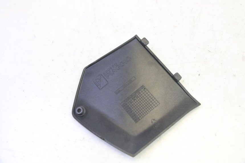 photo de Złącze podnóżka prawego PIAGGIO MP3 125 (2006 - 2014) - Inny kąt widzenia