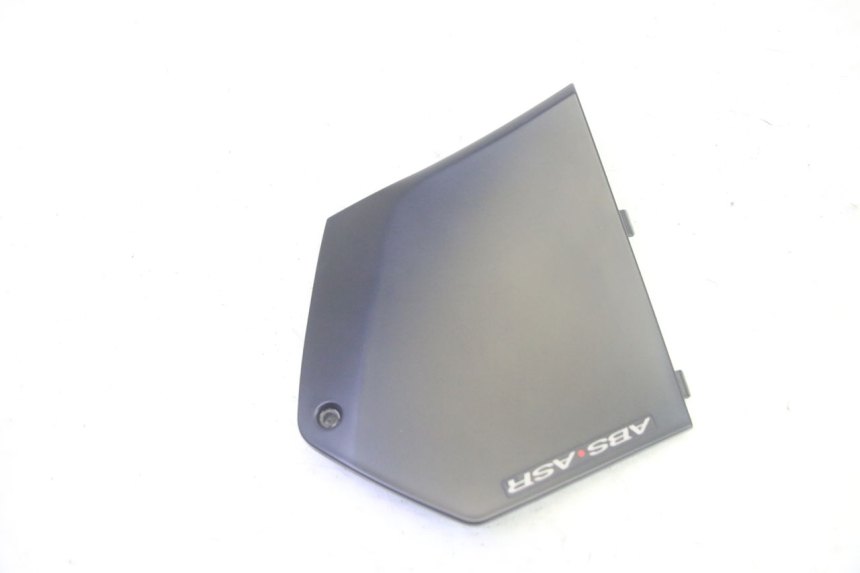 photo de Złącze podnóżka prawego PIAGGIO MP3 500 (2016 - 2018) - Szczegół części