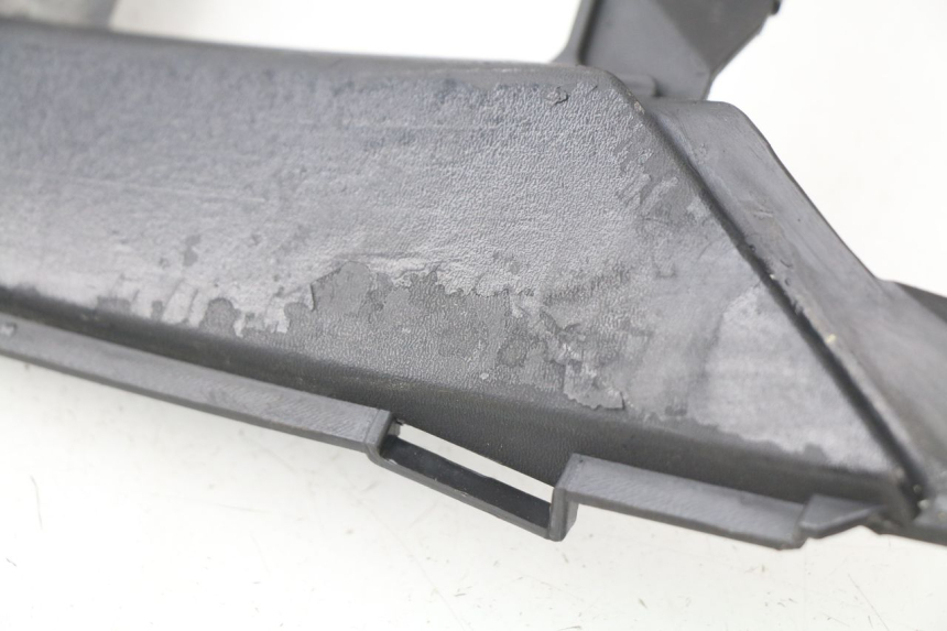 photo de Złącze podnóżka prawego GILERA NEXUS 125 (2009 - 2013) - Zoom stanu zużycia