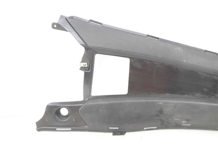 photo de Złącze podnóżka prawego GILERA NEXUS 125 (2009 - 2013) - Zbliżenie techniczne