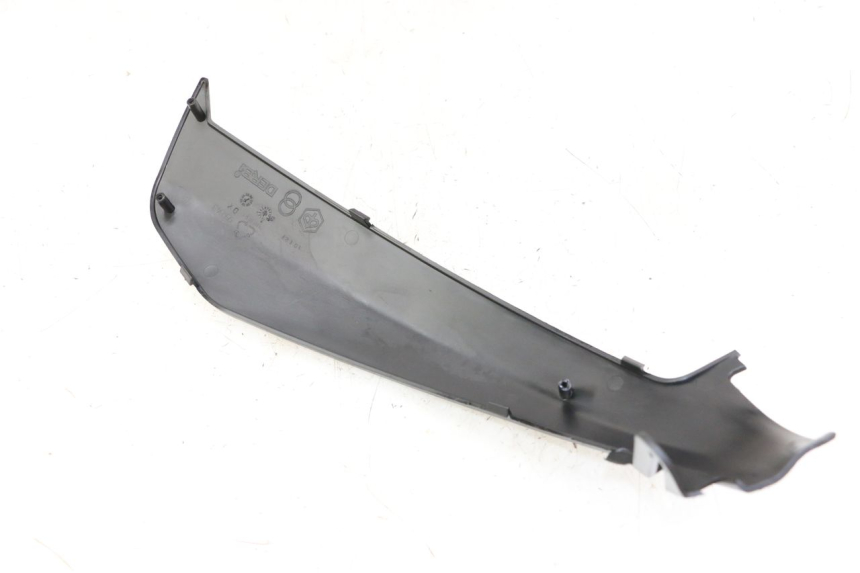 photo de Złącze podnóżka prawego PIAGGIO NRG POWER PUREJET 50 (2018 - 2021) - Szczegół części