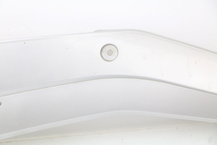 photo de Złącze prawej podnóżki RAZZO STEED 125 (2012 - 2018) - Zbliżenie komponentów