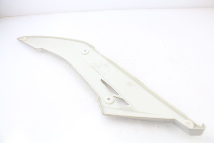 photo de Złącze prawej podnóżki RAZZO STEED 125 (2012 - 2018) - Zbliżenie techniczne