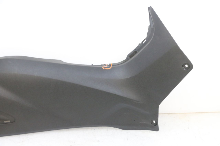 photo de Złącze podnóżka prawego YAMAHA TRICITY 300 (2020 - 2024) - Widok z bliska