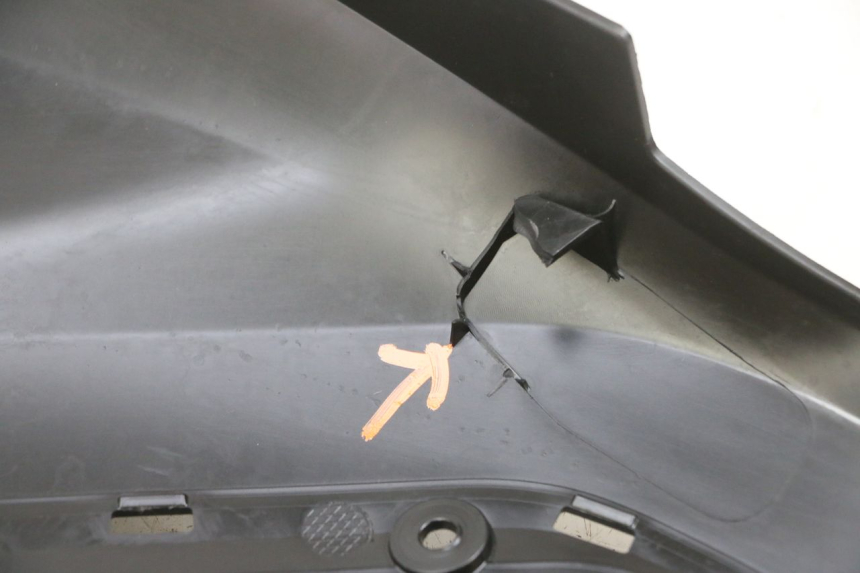 photo de Złącze podnóżka prawego YAMAHA TRICITY 300 (2020 - 2024) - Zbliżenie techniczne