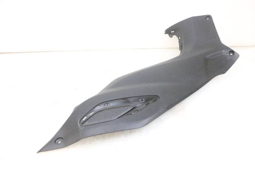 photo de Złącze podnóżka prawego YAMAHA TRICITY 300 (2020 - 2024) - Stan powierzchni