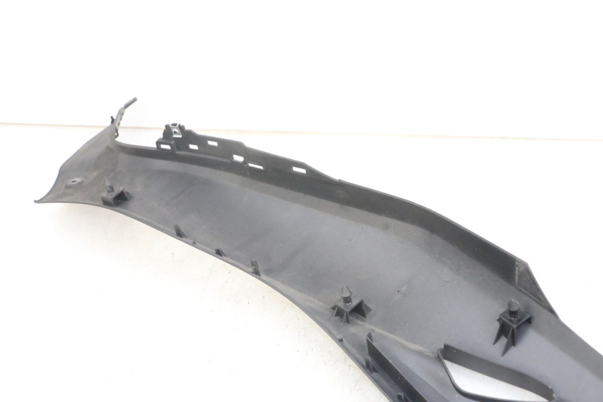 photo de Złącze podnóżka prawego YAMAHA XMAX X-MAX ABS 125 (2017 - 2020) - Inny kąt widzenia