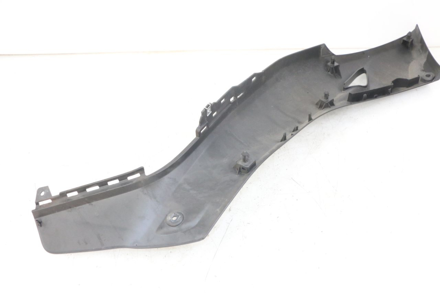 photo de Złącze podnóżka prawego YAMAHA XMAX X-MAX ABS 125 (2017 - 2020) - Zbliżenie techniczne