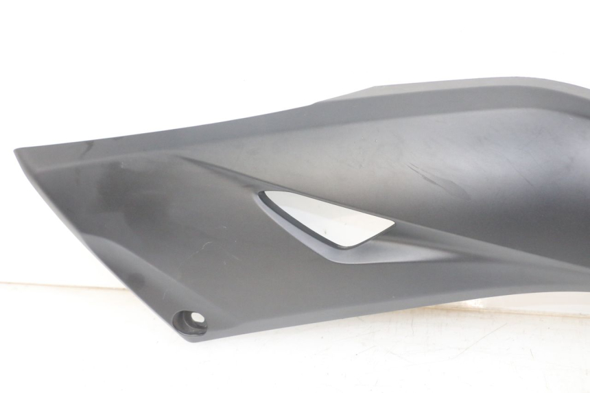 photo de Złącze podnóżka prawego YAMAHA XMAX X-MAX ABS 125 (2017 - 2020) - Oznaczenia i referencje