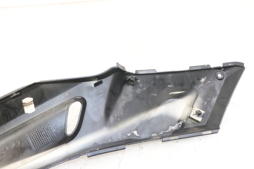 photo de Złącze podnóżka prawego YAMAHA X-MAX XMAX 250 (2006 - 2009) - Zoom stanu zużycia