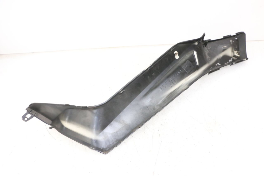 photo de Złącze podnóżka prawego YAMAHA X-MAX XMAX 250 (2006 - 2009) - Inny kąt widzenia