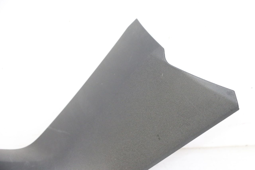 photo de Złącze podnóżka prawego YAMAHA XMAX X-MAX 125 (2021 - 2025) - Punkty mocowania