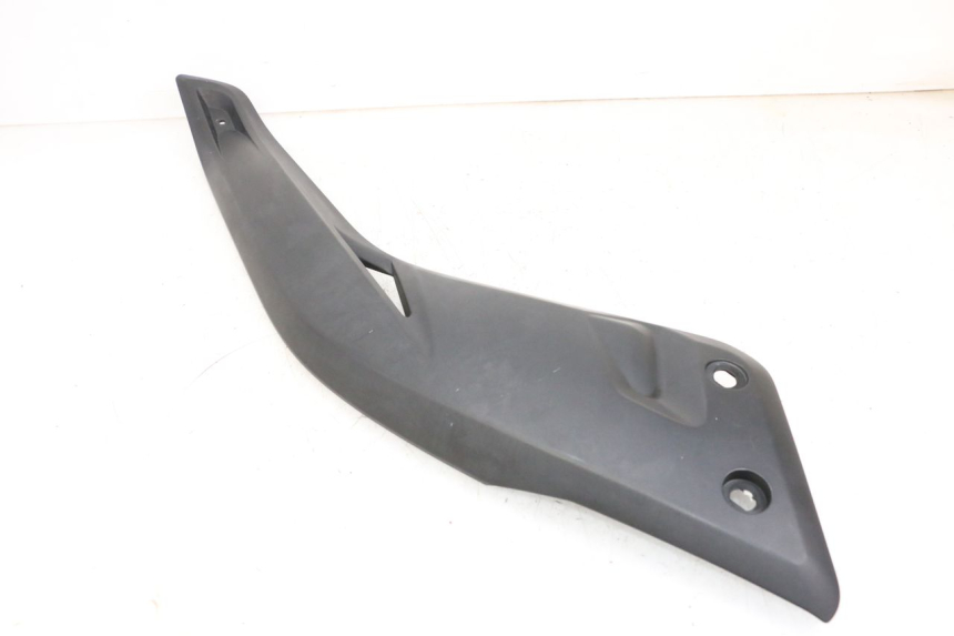 photo de Złącze prawej podnóżki YAMAHA X-MAX XMAX 125 (2010 - 2013) - Część sprawdzona