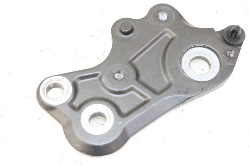 photo de Złącze podnóżka prawego YAMAHA TRACER 7 700 (2020 - 2024) - Widok główny