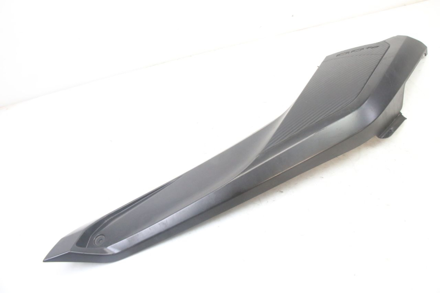 photo de Złącze podnóżka prawego YAMAHA YP X-MAX XMAX 400 (2014 - 2017) - Inny kąt widzenia