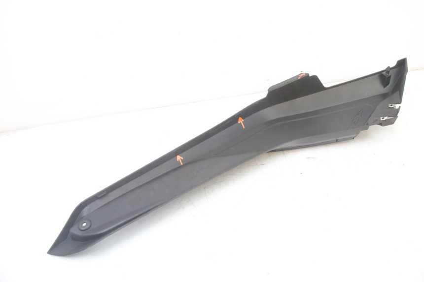 photo de Złącze podnóżka prawego YAMAHA YP X-MAX XMAX 400 (2014 - 2017) - Zbliżenie techniczne