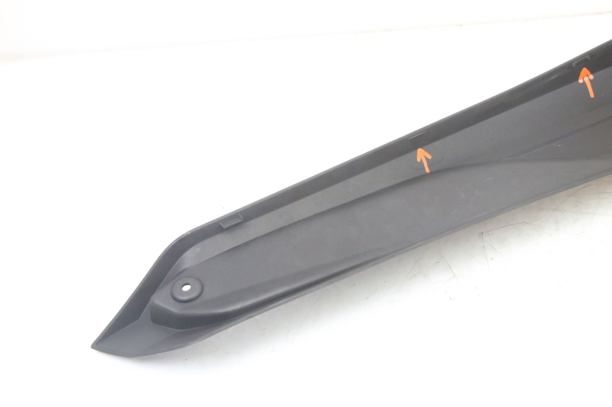 photo de Złącze podnóżka prawego YAMAHA YP X-MAX XMAX 400 (2014 - 2017) - Widok ogólny