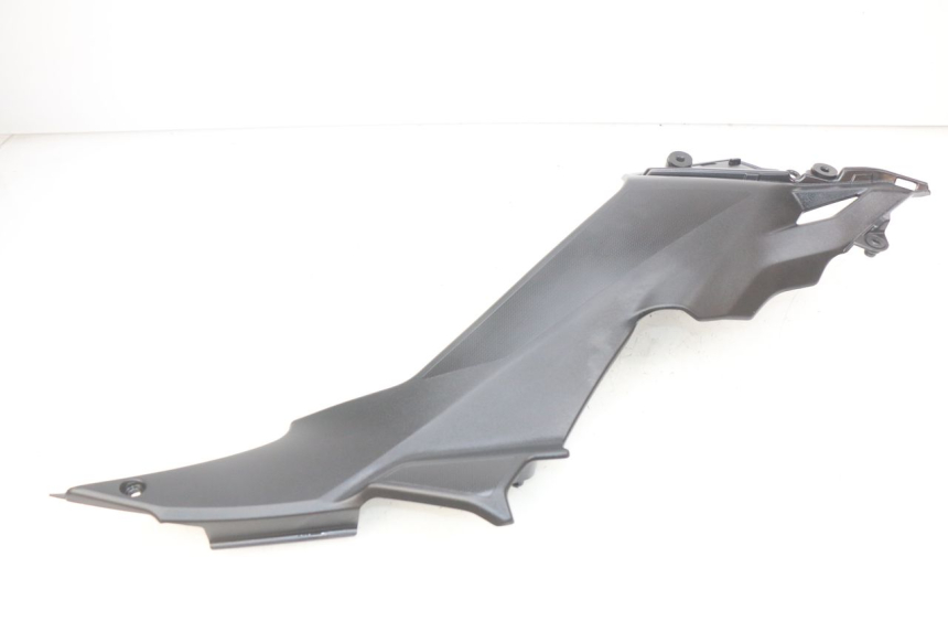 photo de Złącze podnóżka prawego KAWASAKI Z 650 (2016 - 2019) - Zoom stanu zużycia