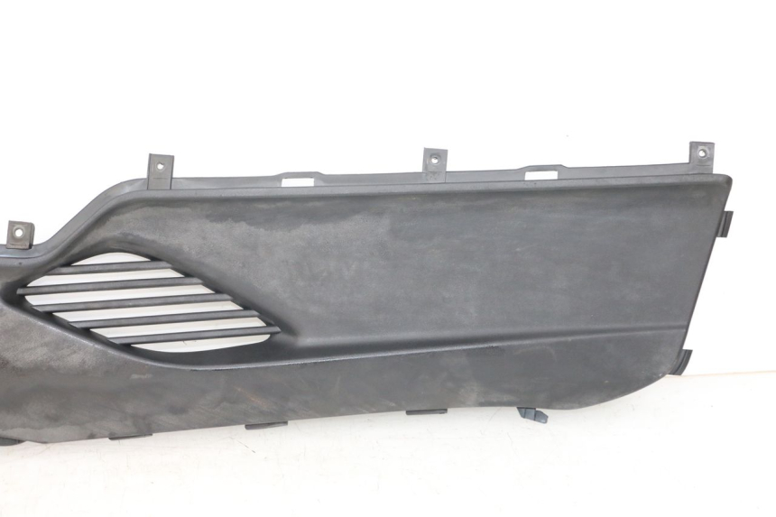 photo de Złącze lewego podnóżka KYMCO DINK STREET ABS 125 (2011 - 2018) - Inny kąt widzenia