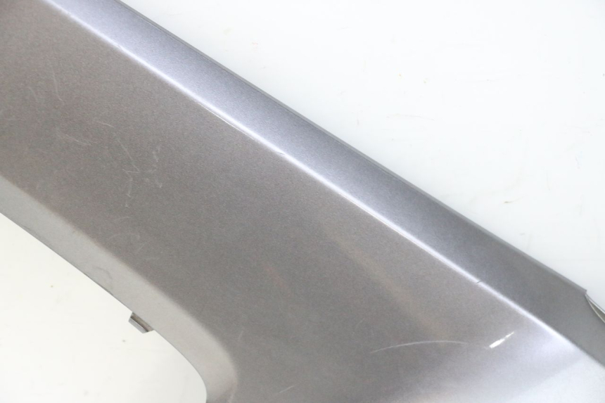 photo de Złącze lewego podnóżka HONDA FORZA ABS 300 (2013 - 2017) - Zbliżenie komponentów