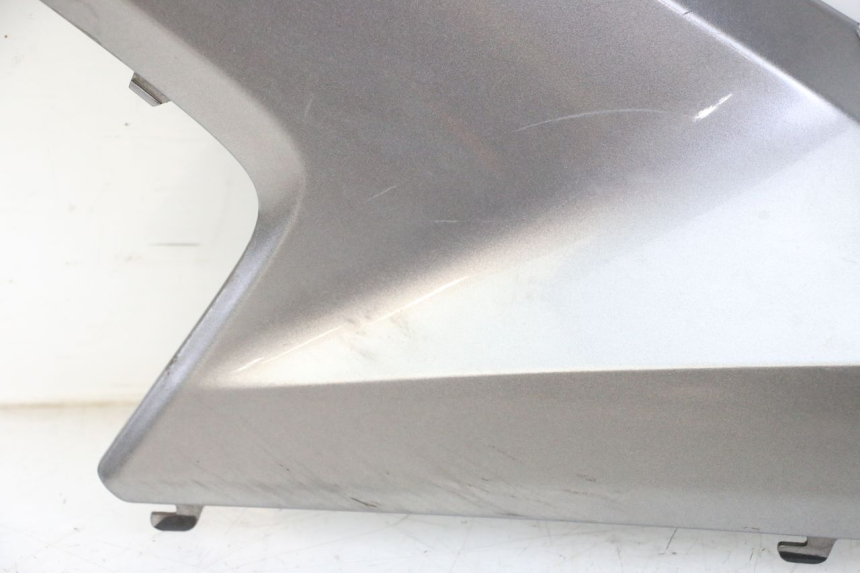 photo de Złącze lewego podnóżka HONDA FORZA ABS 300 (2013 - 2017) - Widok z bliska