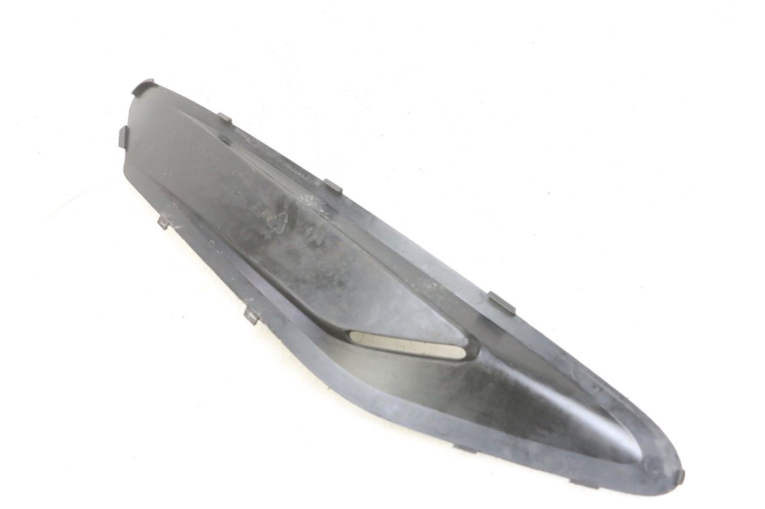 photo de Złącze lewego podnóżka SYM GTS EVO 125 (2009 - 2013) - Zoom stanu zużycia