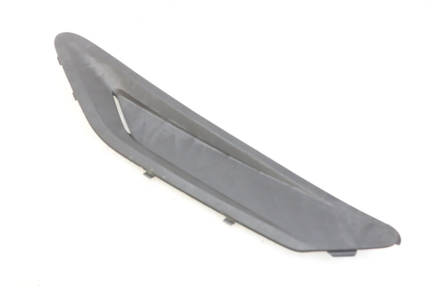 photo de Złącze lewego podnóżka SYM GTS EVO 125 (2009 - 2013) - Zbliżenie techniczne