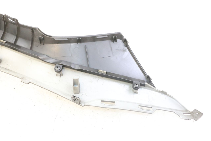 photo de Złącze lewego podnóżka KYMCO X-TOWN XTOWN 125 (2016 - 2021) - Zoom stanu zużycia