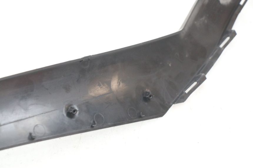 photo de Złącze lewego podnóżka PIAGGIO MP3 LT 300 (2010 - 2016) - Zoom stanu zużycia