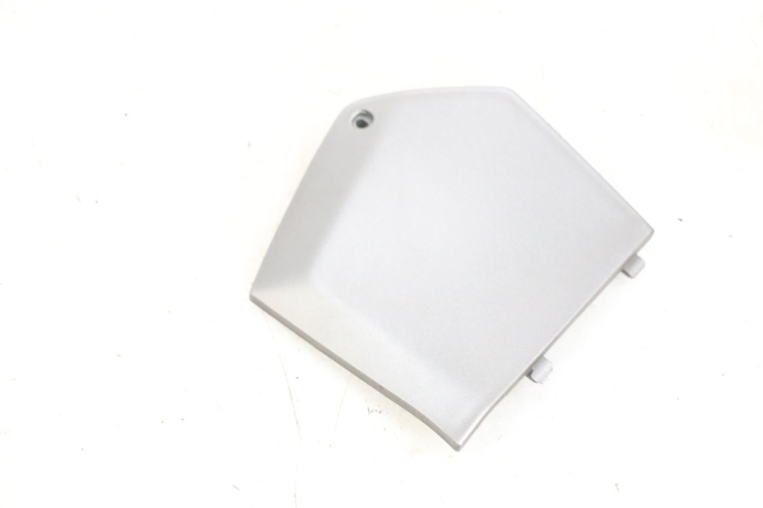 photo de Złącze lewego podnóżka PIAGGIO MP3 LT 400 (2007 - 2012) - Zoom stanu zużycia