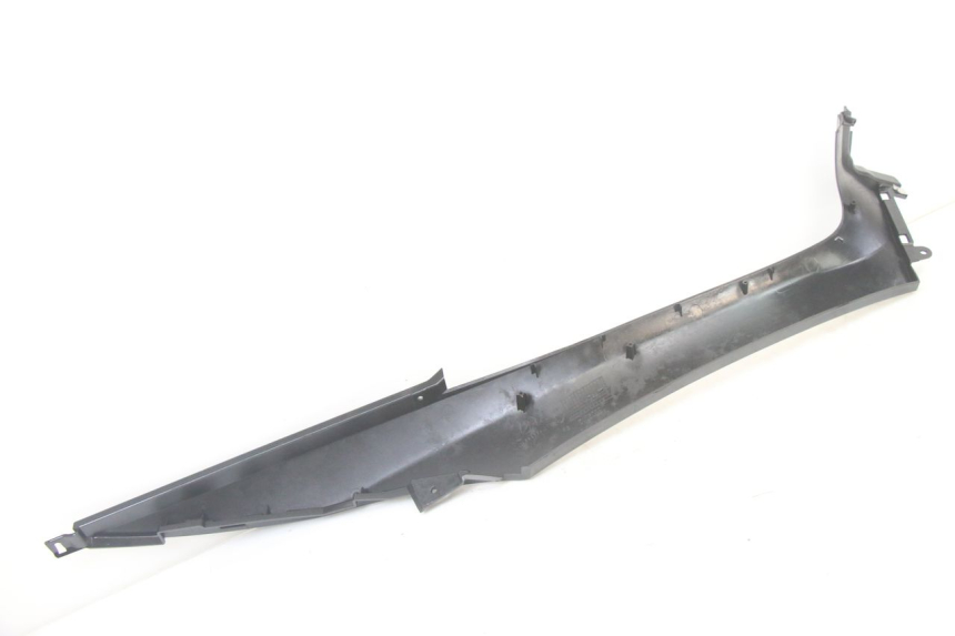 photo de Złącze lewego podnóżka PIAGGIO MP3 500 (2014 - 2017) - Zbliżenie techniczne