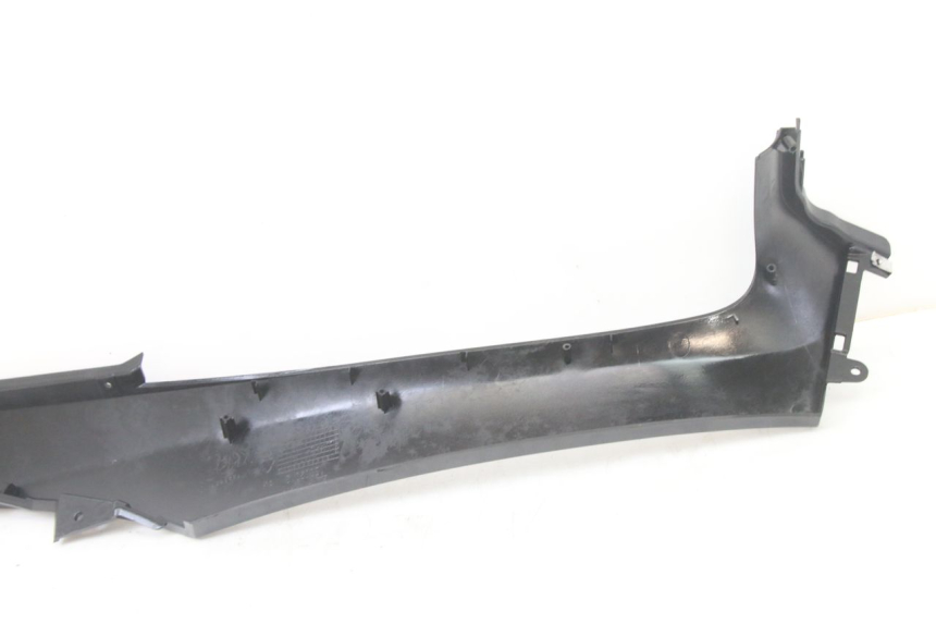 photo de Złącze lewego podnóżka PIAGGIO MP3 500 (2014 - 2017) - Punkty mocowania