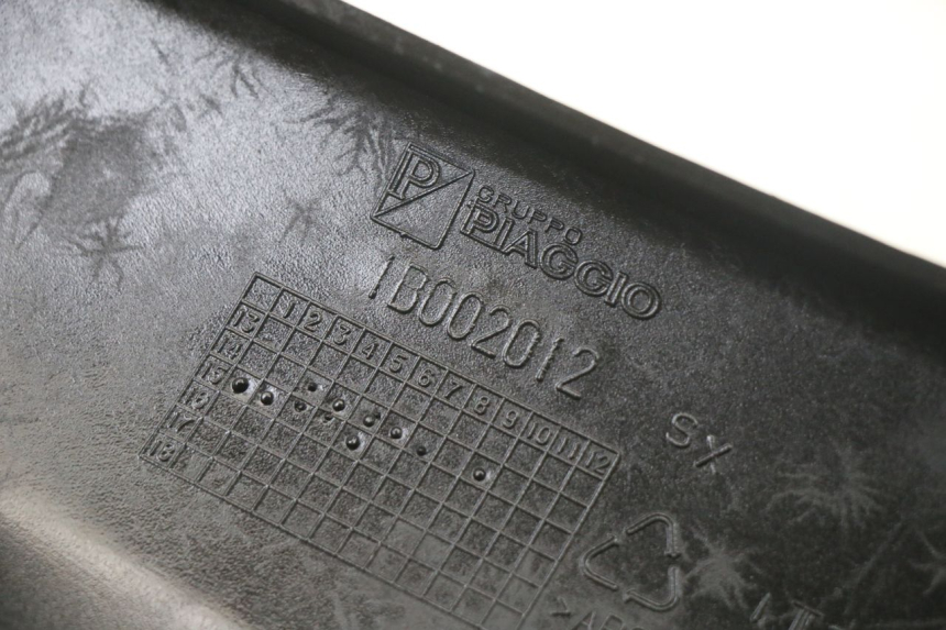 photo de Złącze lewego podnóżka PIAGGIO MP3 500 (2014 - 2017) - Część sprawdzona