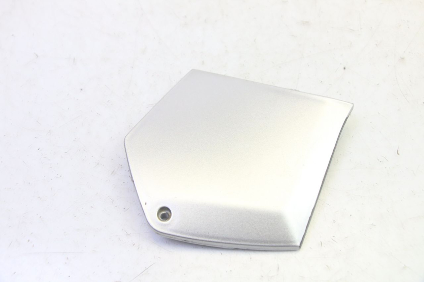 photo de Złącze lewego podnóżka PIAGGIO MP3 RL 250 (2006 - 2010) - Szczegół części