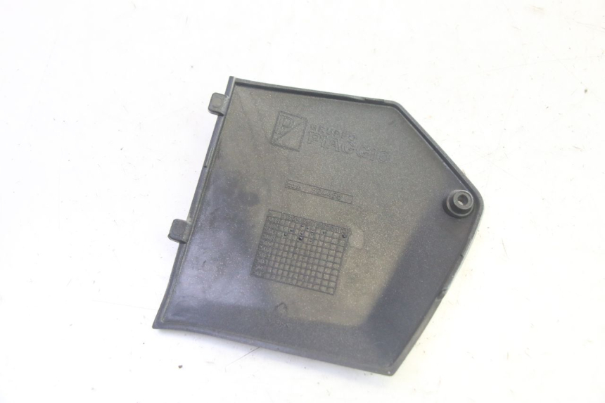 photo de Złącze lewego podnóżka PIAGGIO MP3 RL 250 (2006 - 2010) - Zoom stanu zużycia