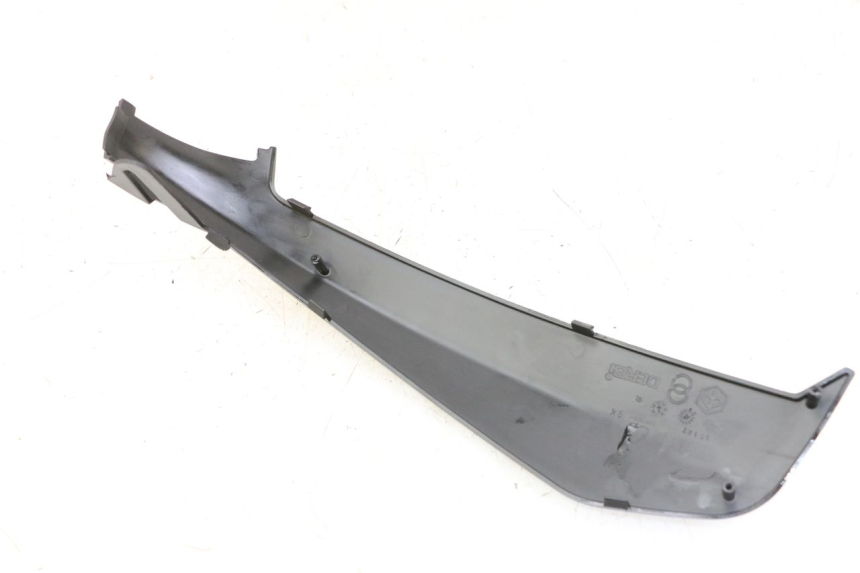 photo de Złącze lewego podnóżka PIAGGIO NRG POWER PUREJET 50 (2018 - 2021) - Szczegół części