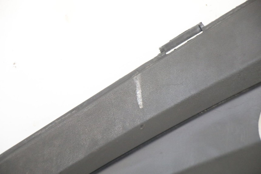 photo de Złącze lewego podnóżka GILERA RUNNER SP 50 (2006 - 2008) - Inny kąt widzenia