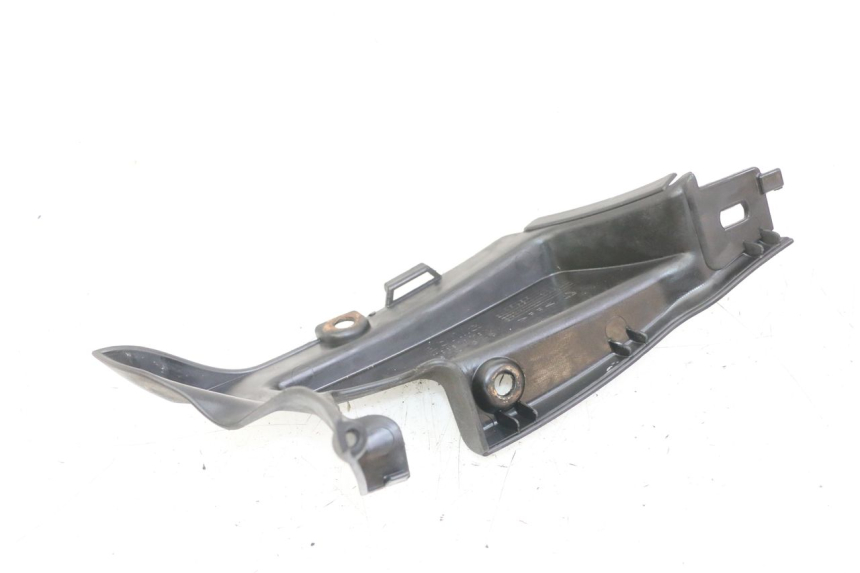 photo de Złącze lewego podnóżka APRILIA SCARABEO GT TOURING 125 (1999 - 2005) - Zoom stanu zużycia