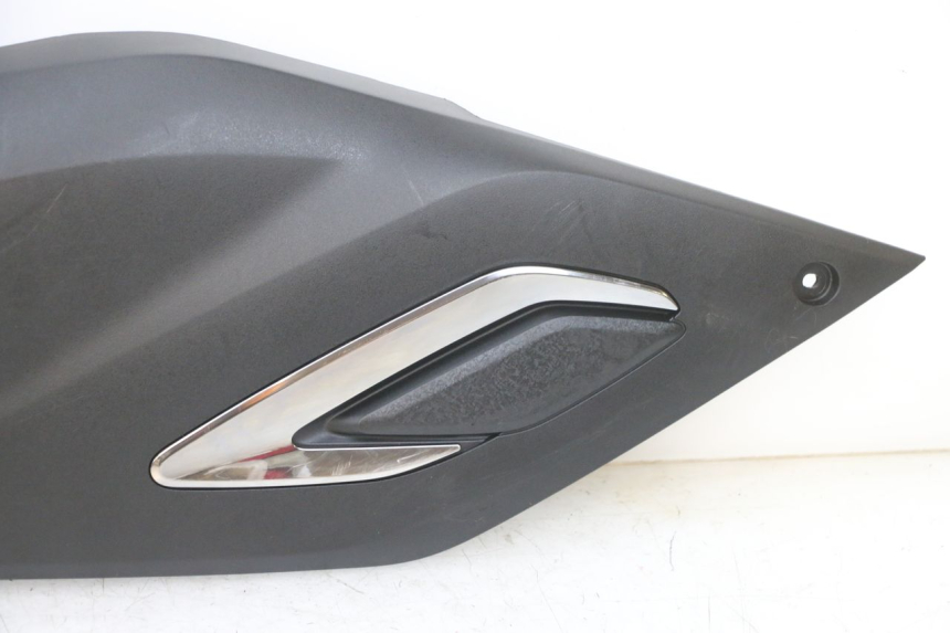 photo de Złącze lewego podnóżka YAMAHA TRICITY 300 (2020 - 2024) - Stan powierzchni