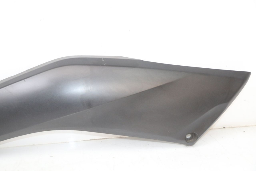 photo de Złącze lewego podnóżka YAMAHA XMAX X-MAX ABS 125 (2017 - 2020) - Inny kąt widzenia